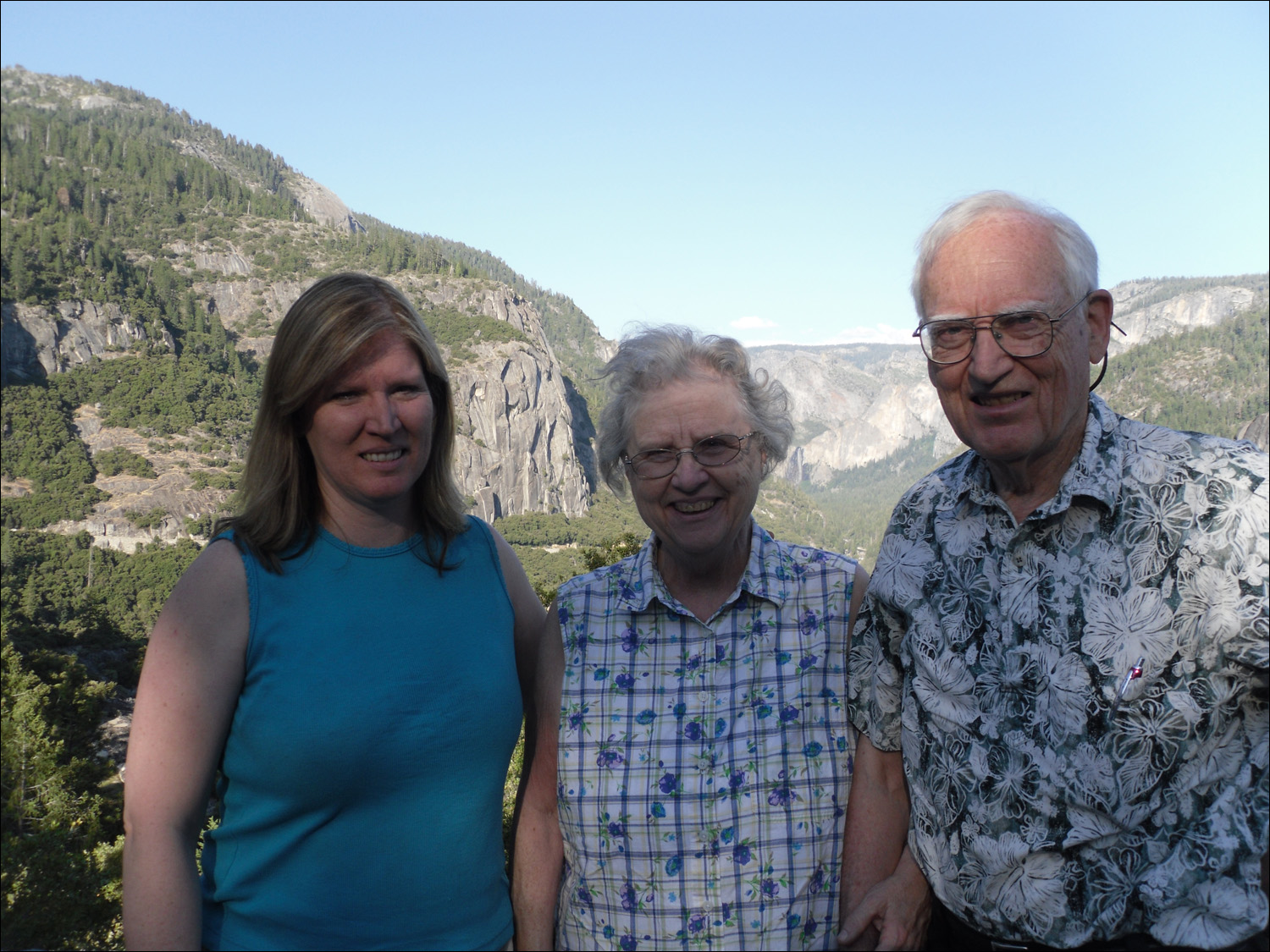 Picture taken from Highway 120 entrance to Yosemite Valley