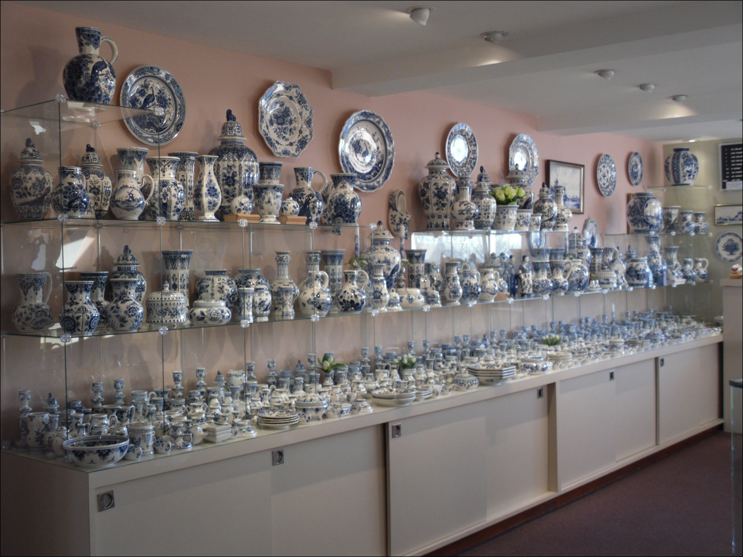 Delfts Pauw pottery store