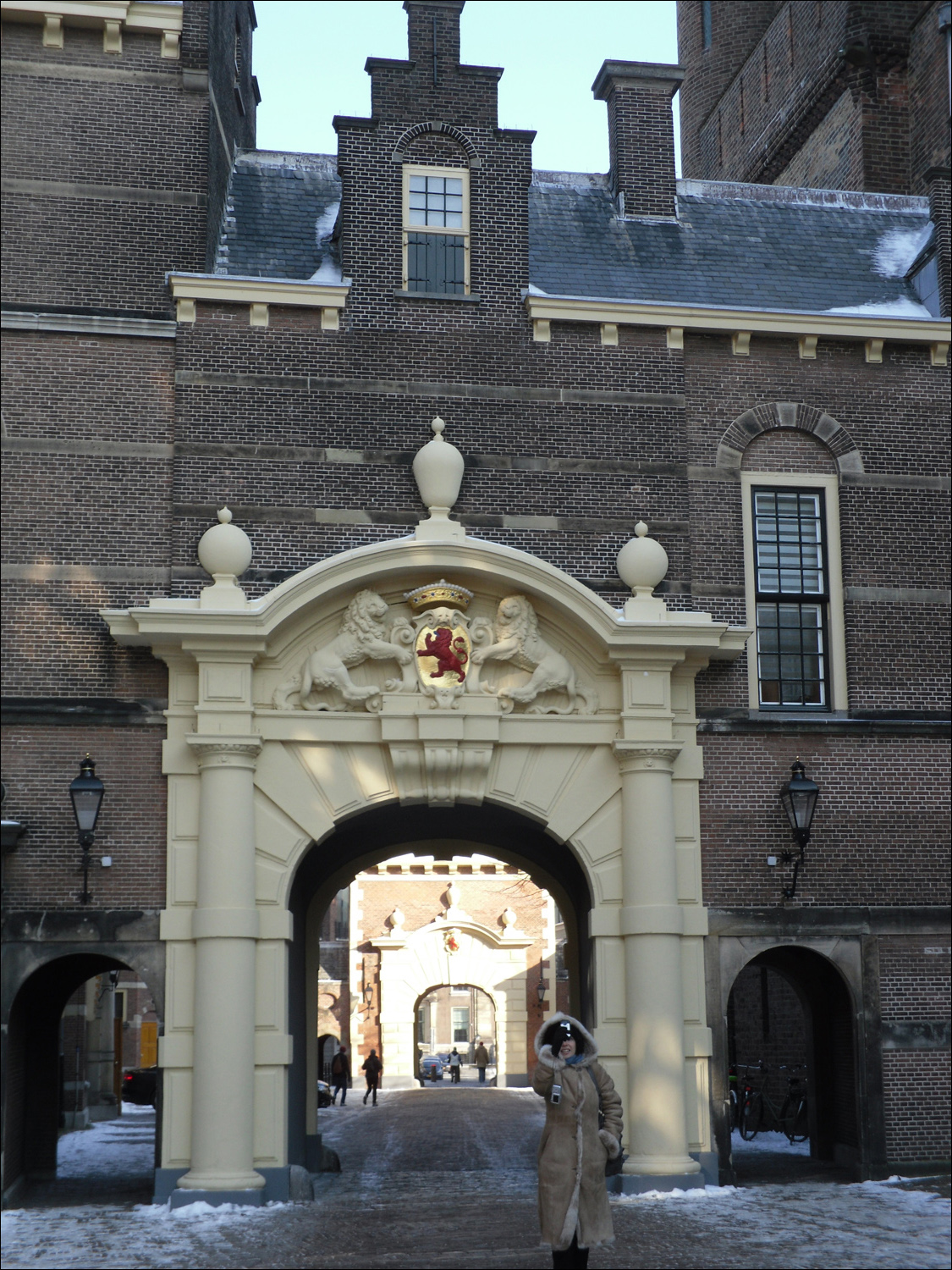 Hague-inside Binnenhof gates